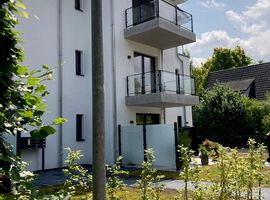 22.06.2023: Die Tiefgarage konnte fertig gestellt werden. Die Grünanlage wächst und gedeiht.